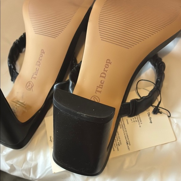 Modern Black Ruched Leather Heels - Picture 9 of 9